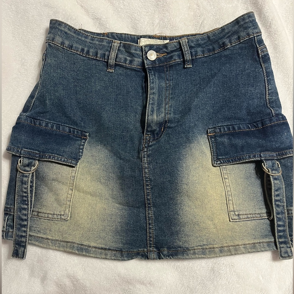 Stylish Blue Denim Skirt with Pockets
